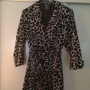 ✨SOLD✨Forever21 Giraffe print trench
