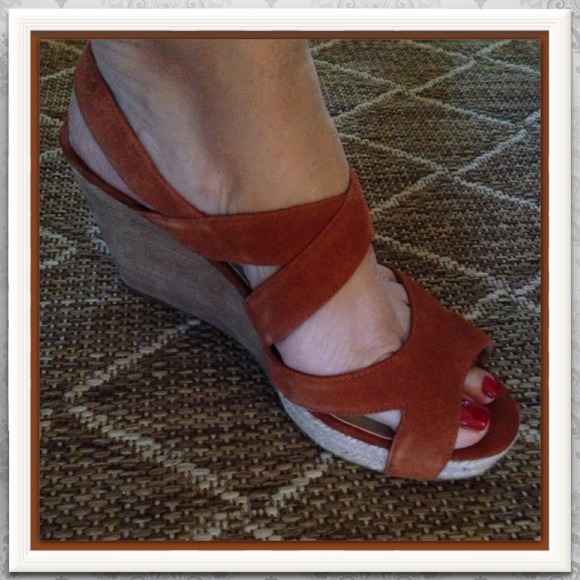 ❌Reserved for mlcotton❌Great Leather Wedges🎏