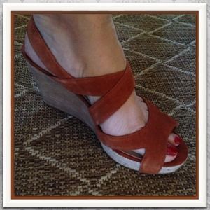 ❌Reserved for mlcotton❌Great Leather Wedges🎏