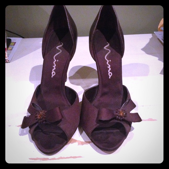Nina Dark Brown Satin Pumps size 9.5