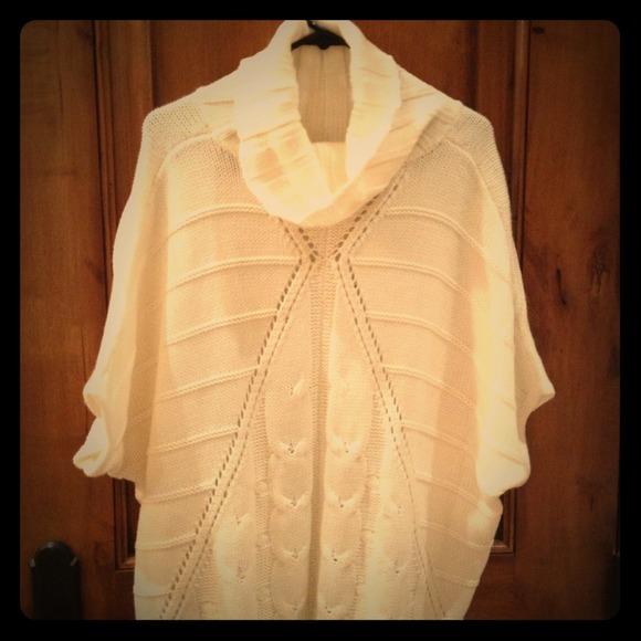 NWT white cowl neck 3/4 arm sweater