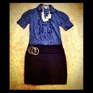 Navy&Cream polkadot ruffle-front top: Sz. XS