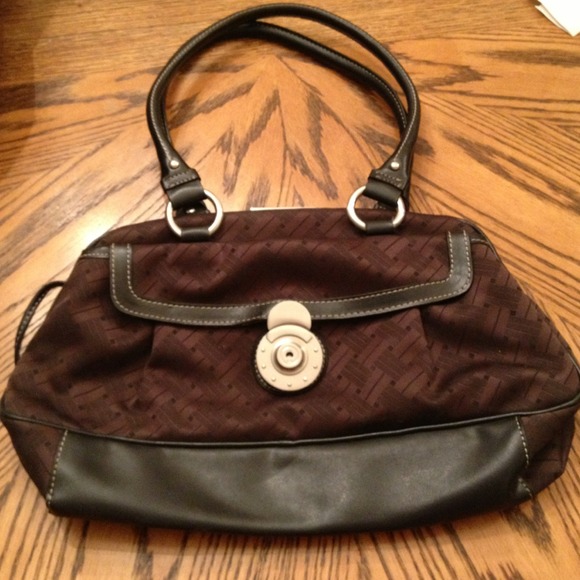 👇Reduced Again**Nine West Shoulder Purse