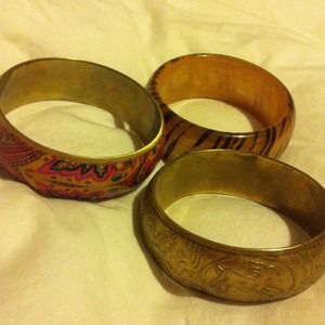 Bundle big braclets!