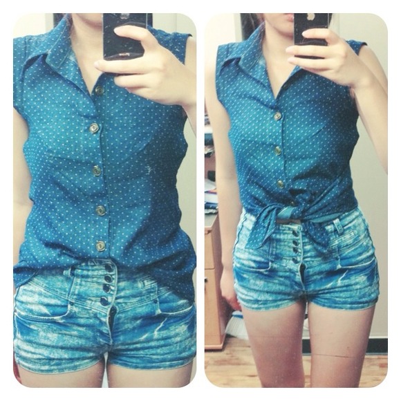 💢SOLD💢🆕Sleeveless polka dots denim shirt
