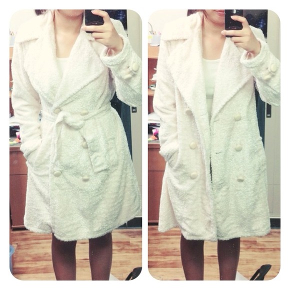 💢SOLD💢Creamy fur trench coach