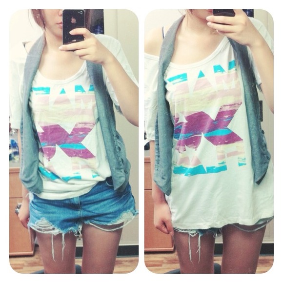 💢SOLD💢🆕Levi's white tunic