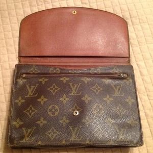 ~~~~SOLD~~~~Authentic vintage Louis Vuitton bag.