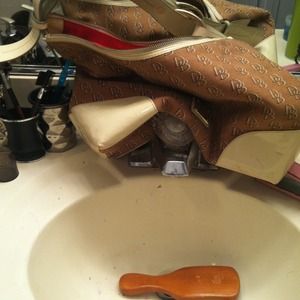 Dooney and bourke bag