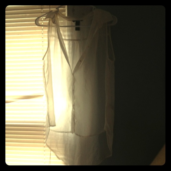 H&M White Sleeveless Blouse Never Worn!