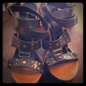 REDUCED Grey/brown wedge sandals