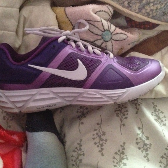 Brand New Nike ID Hyperfuse running shoes. - Picture 2 of 3