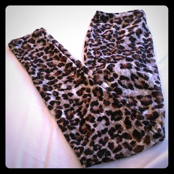 Forever 21 Pants - 💢SOLD💢POSH Lace Leopard leggings
