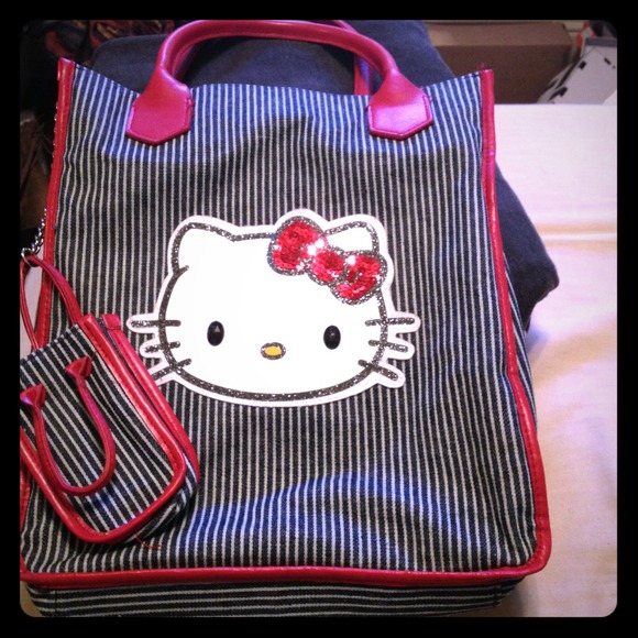 🎀BUNDLE🎀Hello Kitty Tote& Coach Wristlet