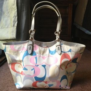 Cute coach bag!!