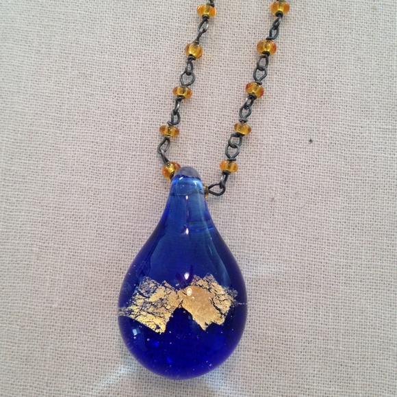 ❌❌SOLD❌❌🌀Blue glass charm necklace🌀