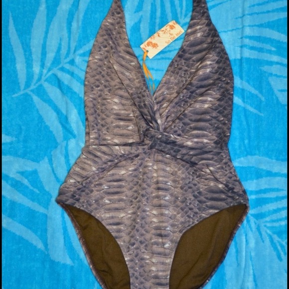For Debivice**Brazilian one piece + green Bikini