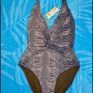 For Debivice**Brazilian one piece + green Bikini