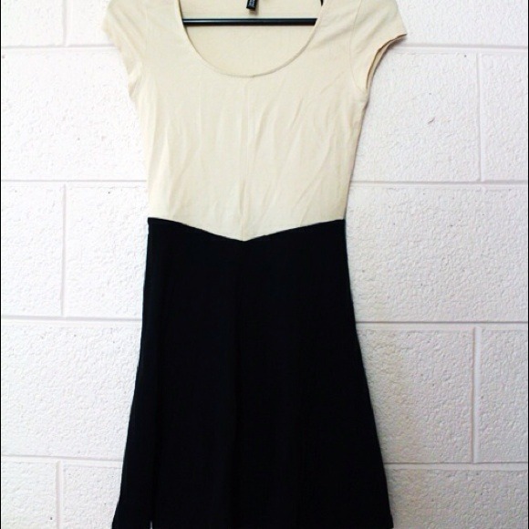 Cream/Black Color Block Dress