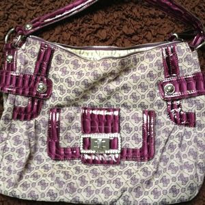 RESERVED🌺🌺Guess purse🌺🌺