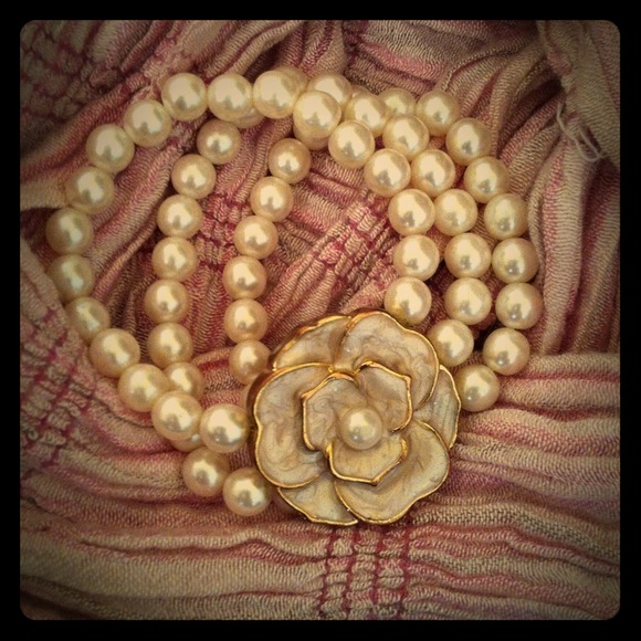 **SOLD** Vintage Inspired Pearl Bracelet