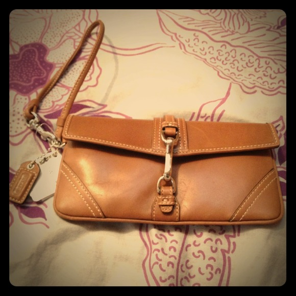 ❌RESERVED❌  Coach leather wristlet, tan/brown