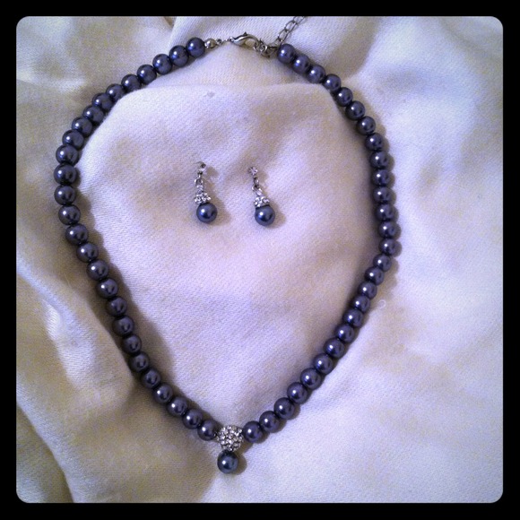 **SOLD** Necklace and Earrings set