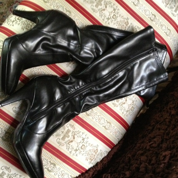 REDUCED🔥Hot knee high black boots🔥