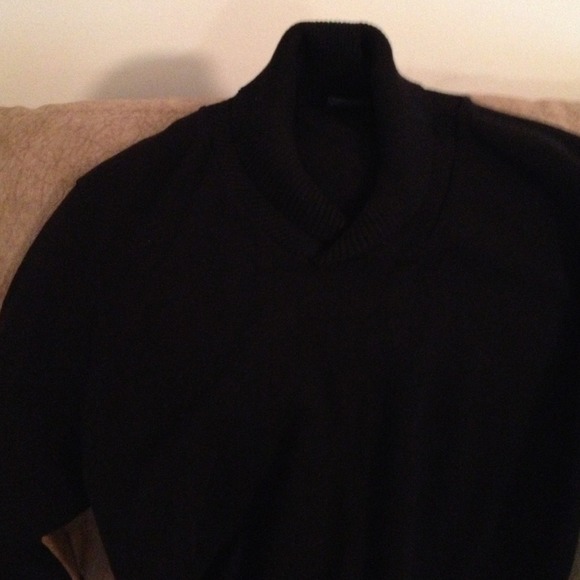 Men's black sweater XL