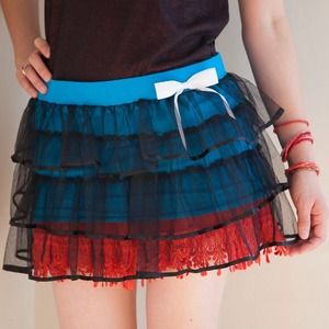 Miniskirt w/ red petticoat