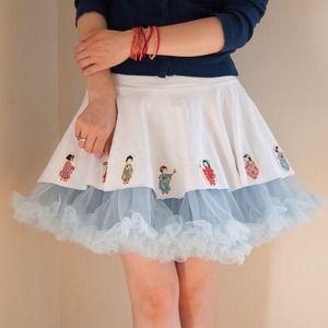 Miniskirt w/ tulle petticoat