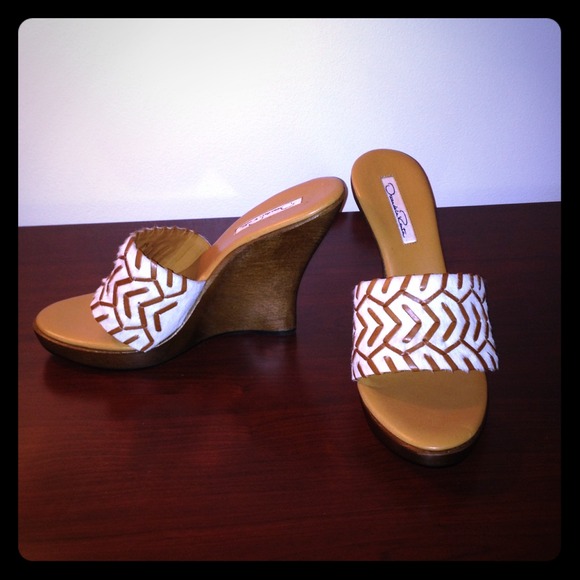 oscar de la renta wedge sandals size 8