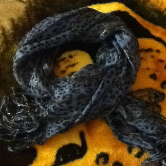 🙅GONE🙅another beautiful scarf