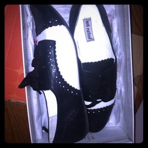 Shoes, old fashion! Vintage.