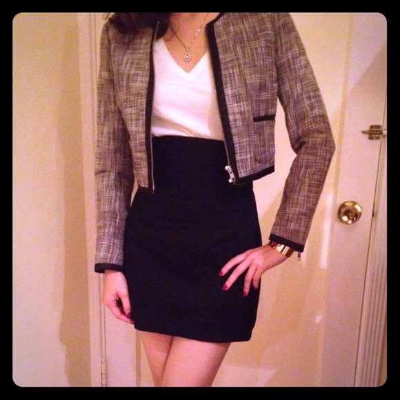 H&M Dresses & Skirts - High waisted black skirt