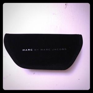 Marc by Marc Jacobs Accessories - Black Velvet Marc Jacobs Sunglasses Case Marc by Marc Jacobs Accessories - Black Velvet Marc Jacobs Sunglasses Case