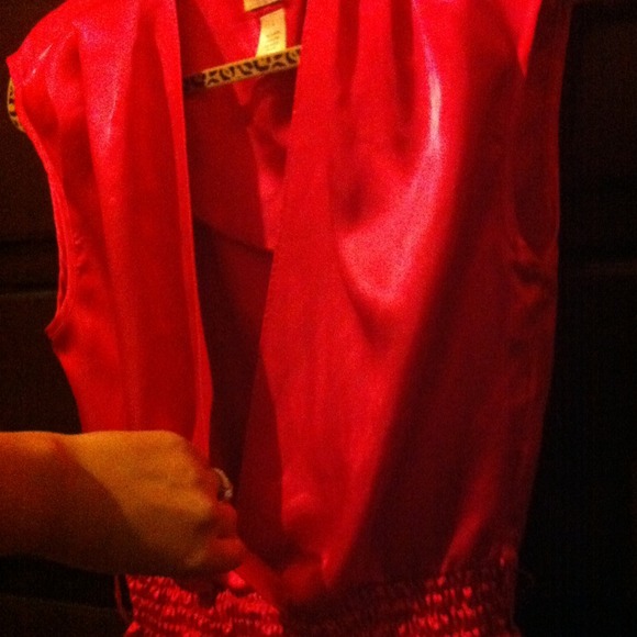 Never Wear, Popping Pink - Picture 2 of 4