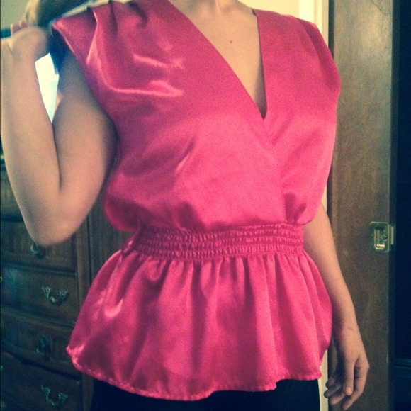 Never Wear, Popping Pink - Picture 3 of 4