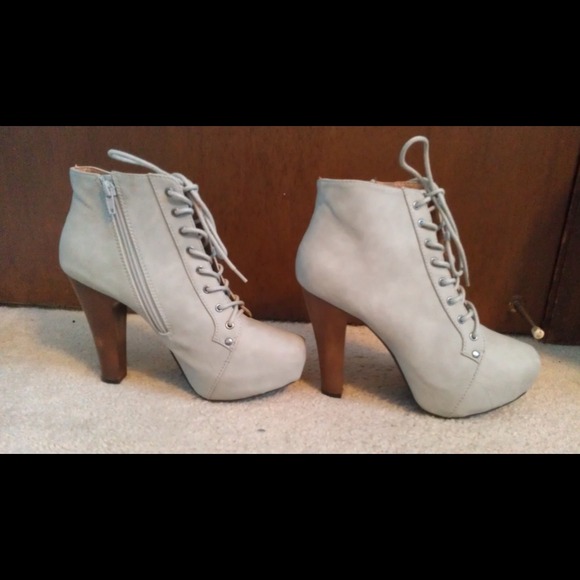 Qupid LaceUp Platform Bootie Gray Jeffery Campbell