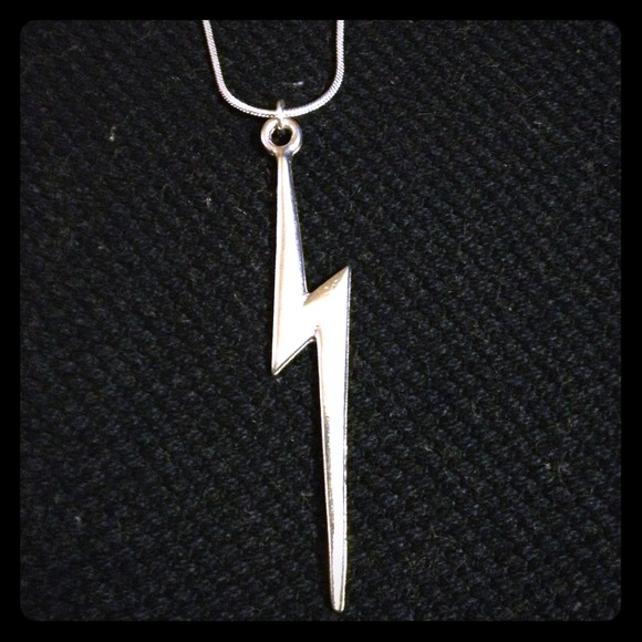 ⚡ Lightning bolt necklace⚡