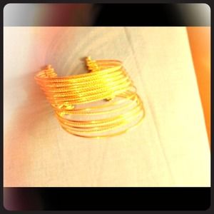 Bangle (goldtone, never worn)