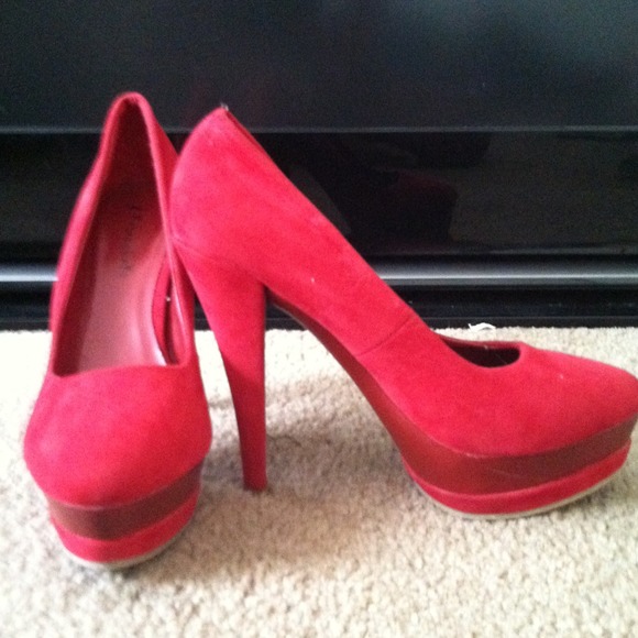 Red Pumps
