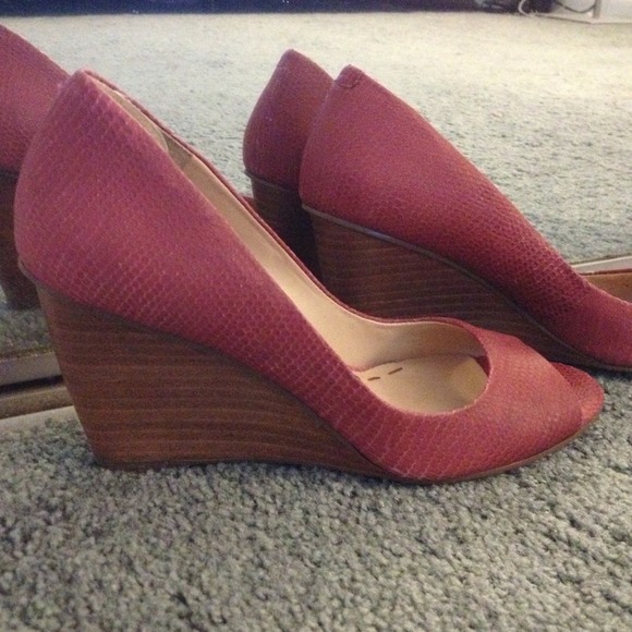 Nine West Peep Toe Wedge - Picture 2 of 2