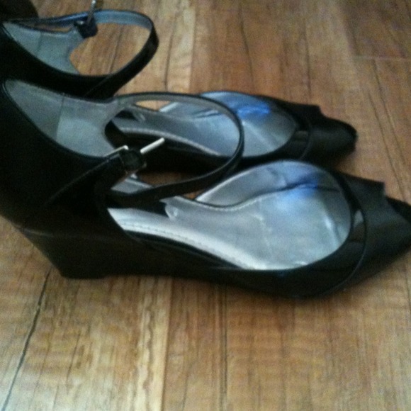 Nine west black wedges. - Picture 2 of 2