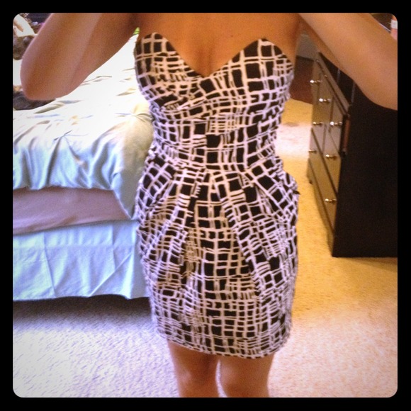 snap Dresses & Skirts - Sassy dress