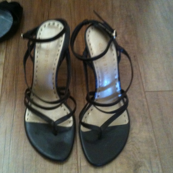 Gianni Bini chocolate brown strapy heels. - Picture 1 of 2