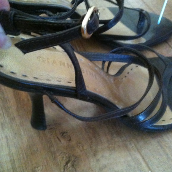 Gianni Bini chocolate brown strapy heels. - Picture 2 of 2