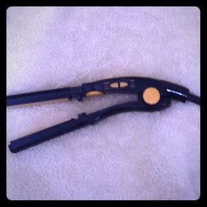 **SOLD**.   CONAIR CERAMIC FLAT IRON