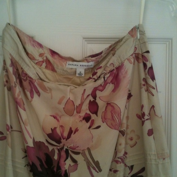 Banana Republic skirt - Picture 2 of 2