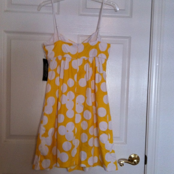 🌝SALE lovely NWT YELLOWDRESS SIMPLY BEAUTIFUL - Picture 3 of 4